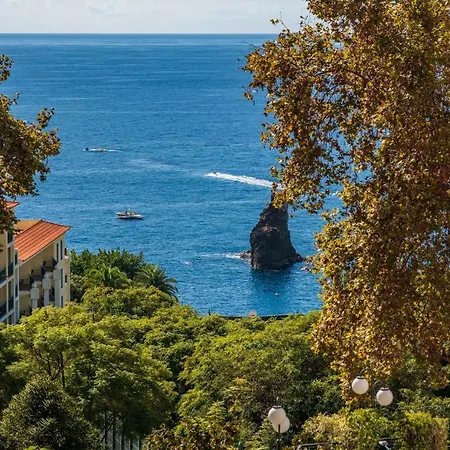 Casa Das Raposinhas By An Island Apart Lägenhet